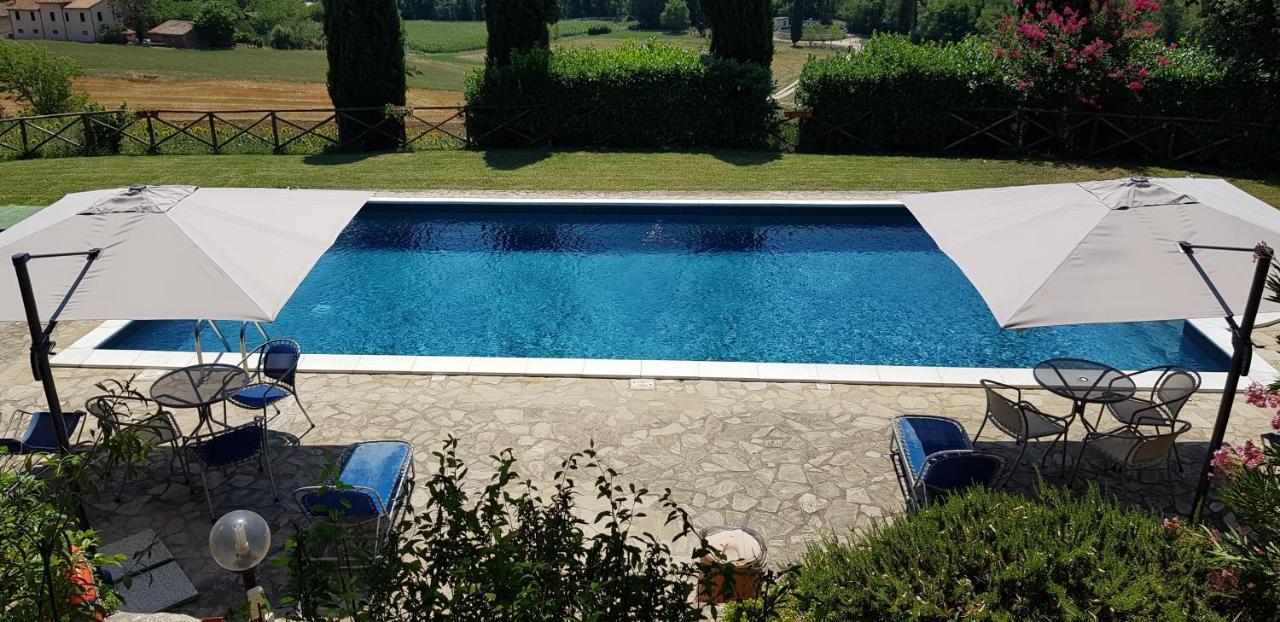 Case In Campagna Con Piscina A Todi Esterno foto